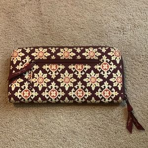 Vera Bradley clutch